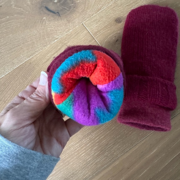 Handmade youth sweater mittens - Picture 4 of 4